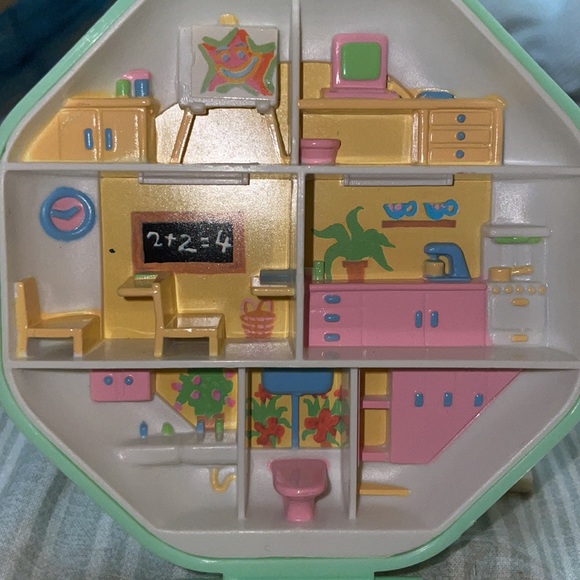 Polly Pocket vintage 1990 Polly’s school playset - Picture 2 of 4